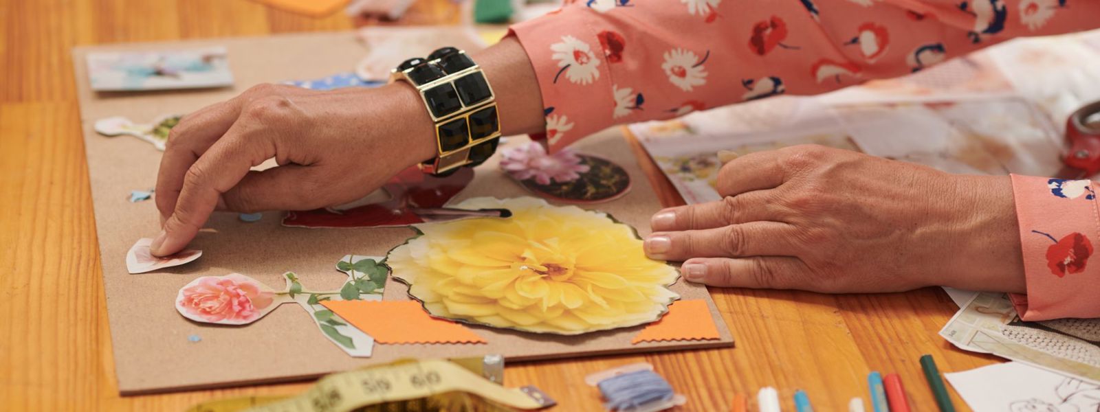 Arts & Crafts image